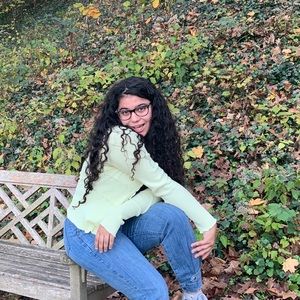 Meet your Posher, Noura